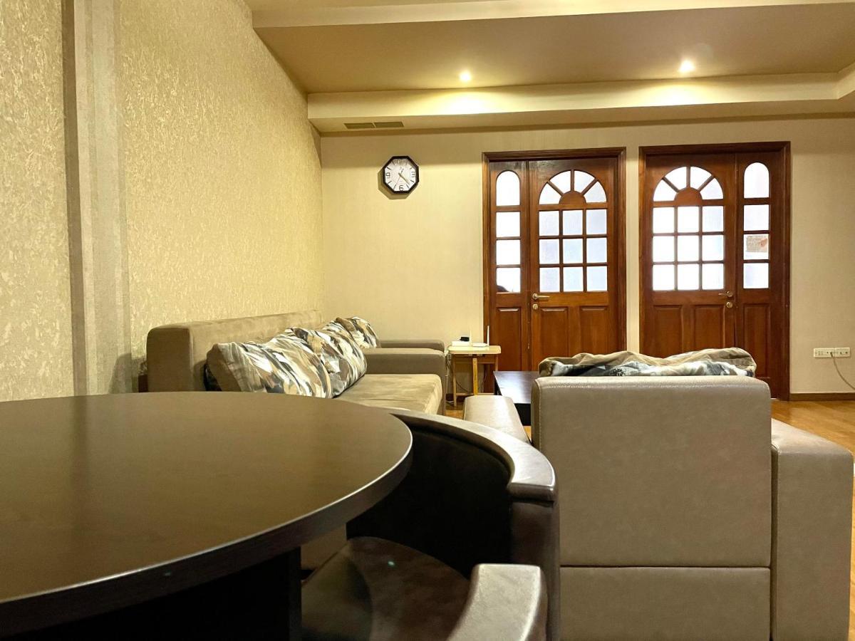 Apartments Emili Erevan Esterno foto