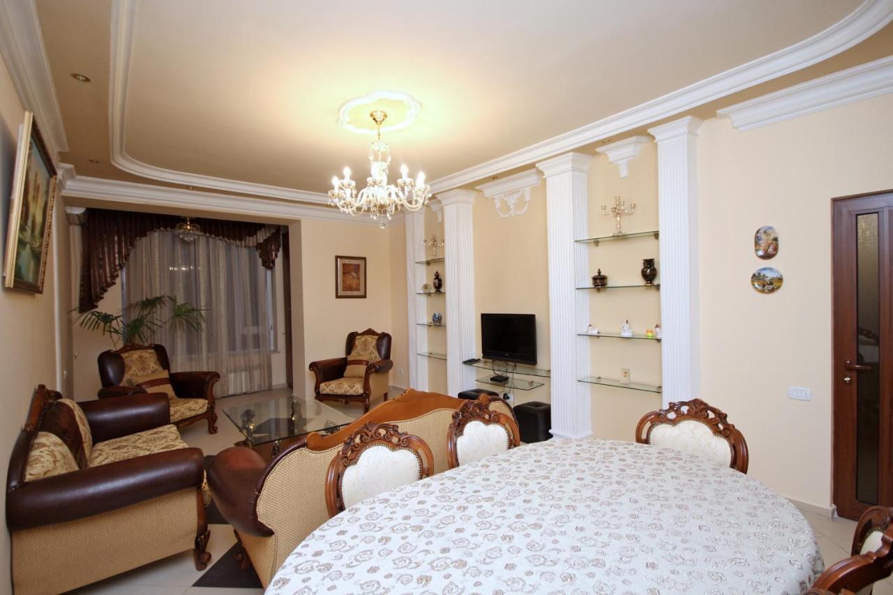 Apartments Emili Erevan Esterno foto