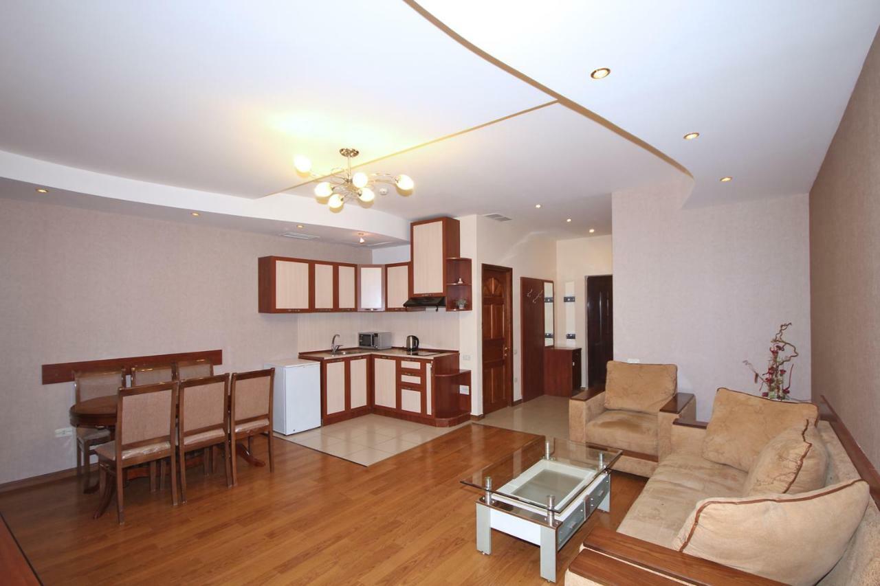 Apartments Emili Erevan Esterno foto