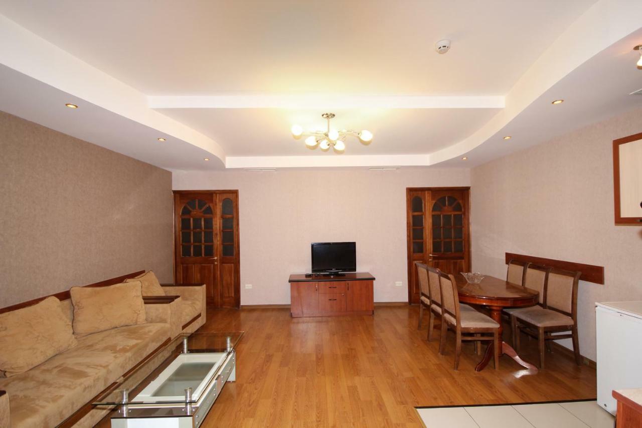 Apartments Emili Erevan Esterno foto