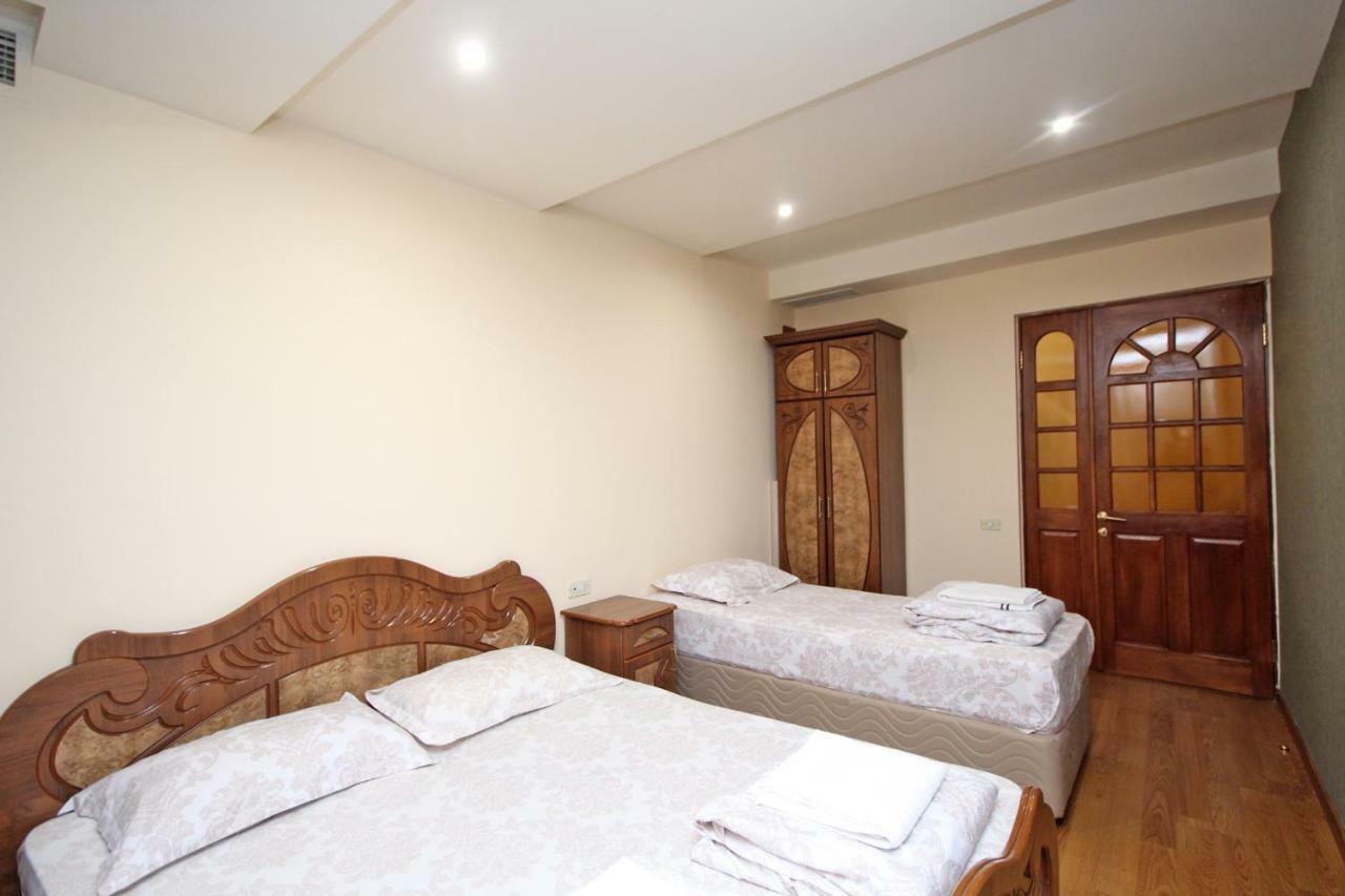 Apartments Emili Erevan Esterno foto