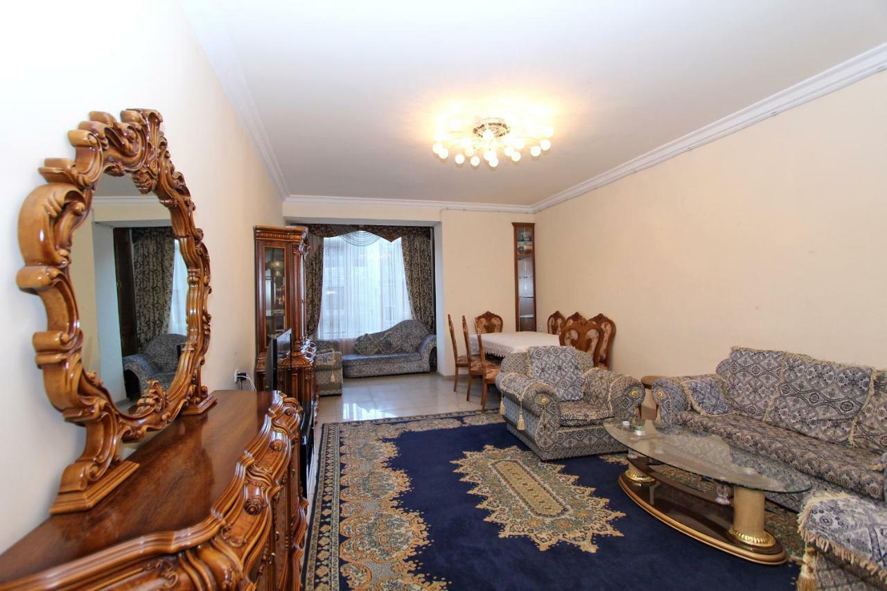 Apartments Emili Erevan Esterno foto