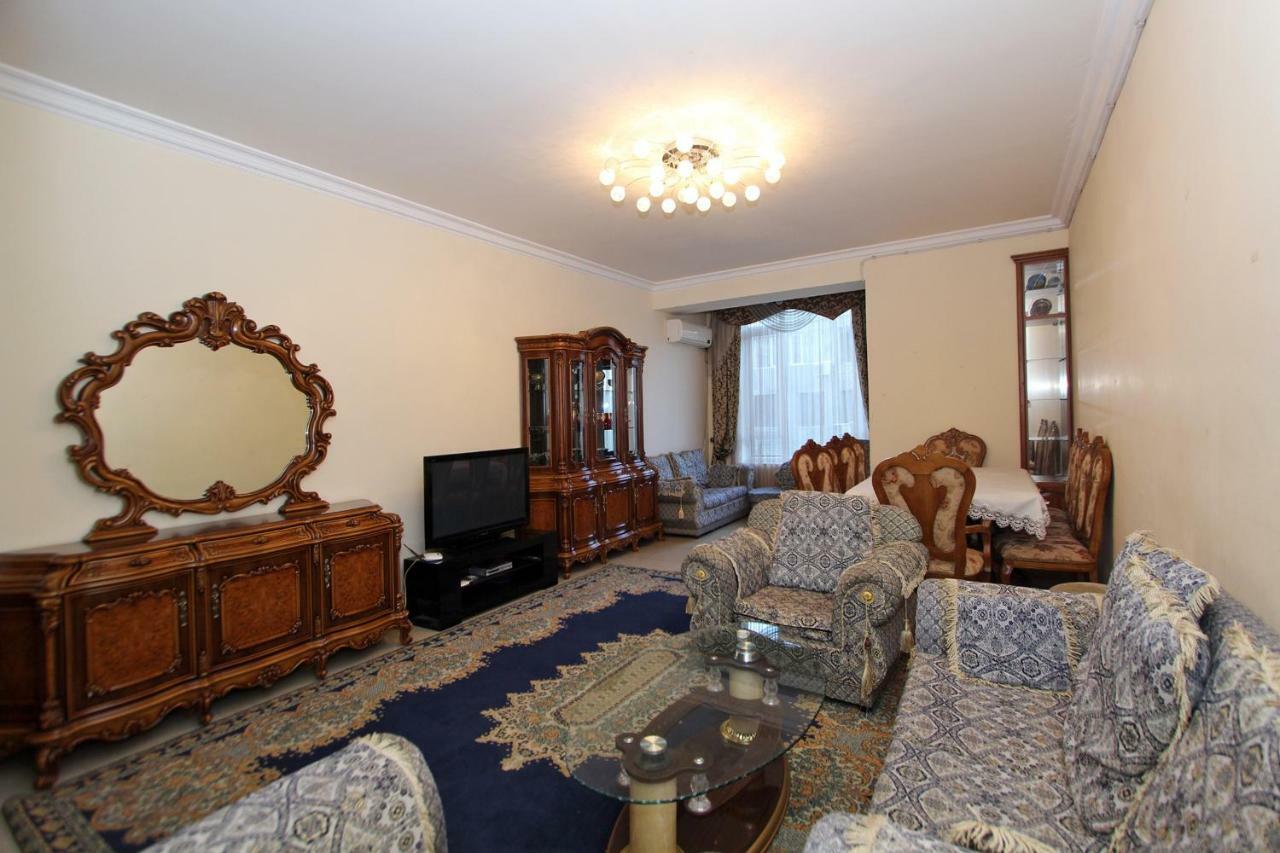 Apartments Emili Erevan Esterno foto