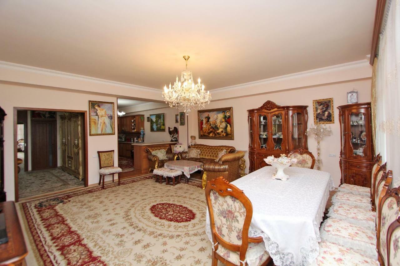 Apartments Emili Erevan Esterno foto
