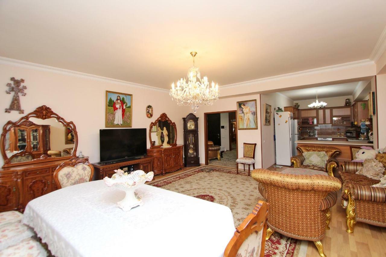 Apartments Emili Erevan Esterno foto