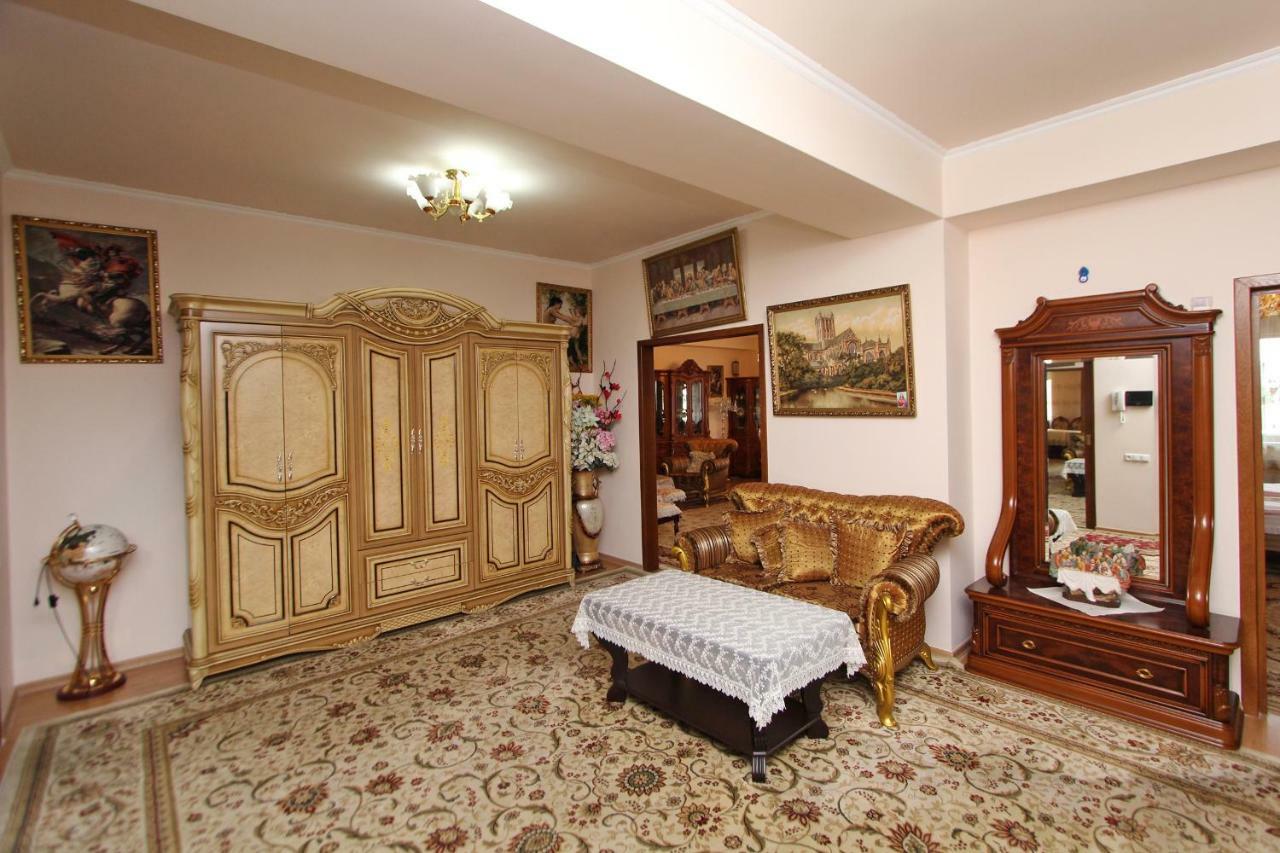 Apartments Emili Erevan Esterno foto